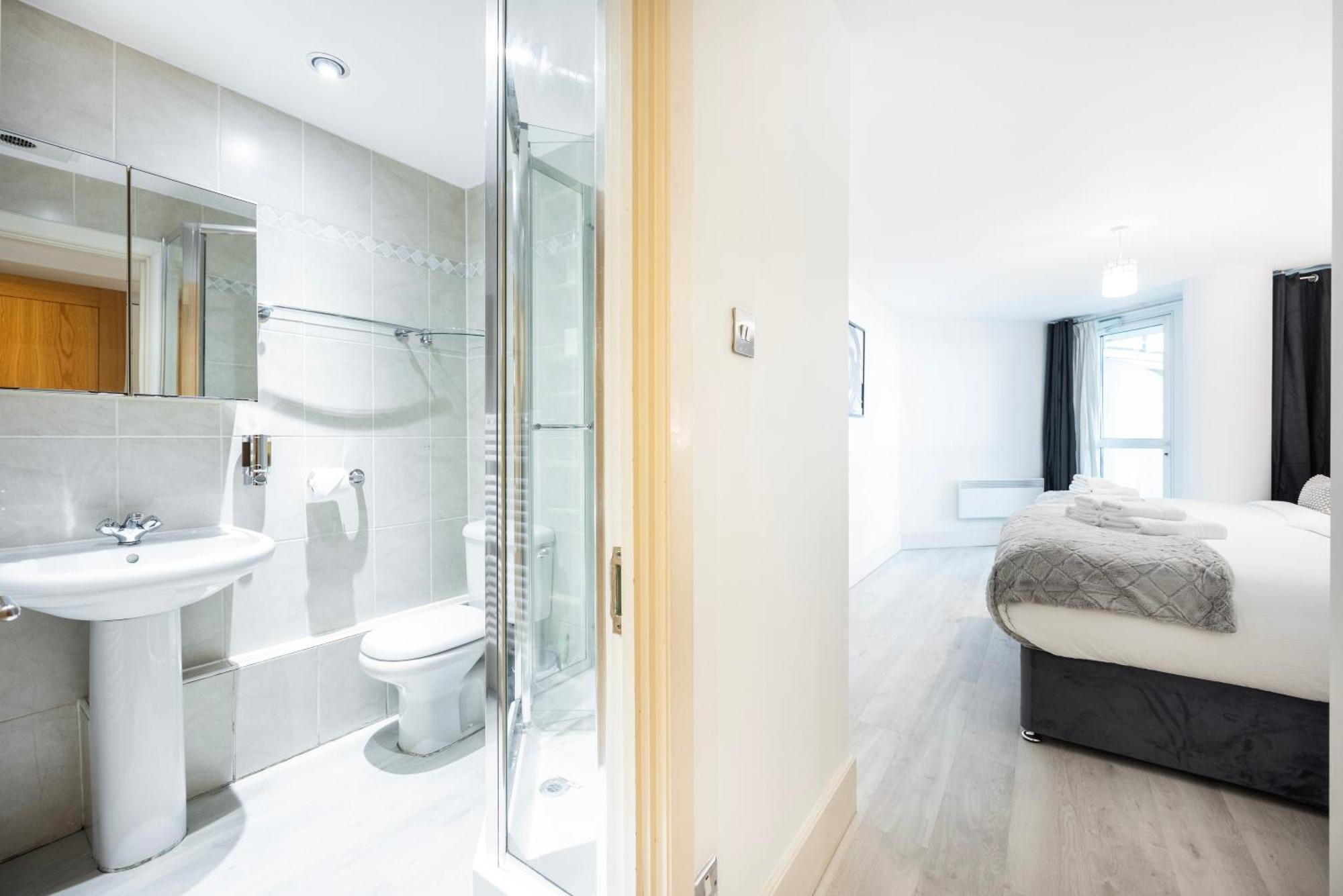 Apartment Welcomestay St Georges Wharf
