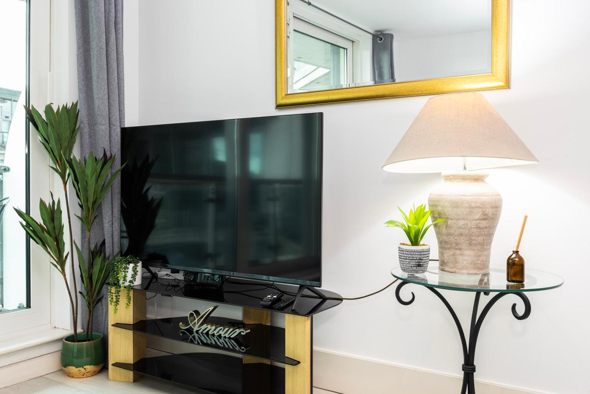 Welcomestay St Georges Wharf *