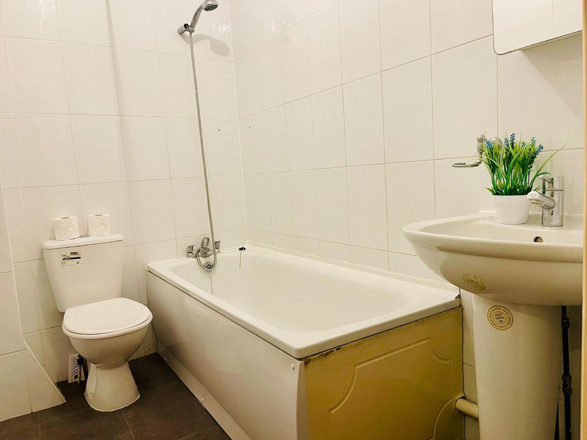 Guest house Ensuite Family In Stratford *