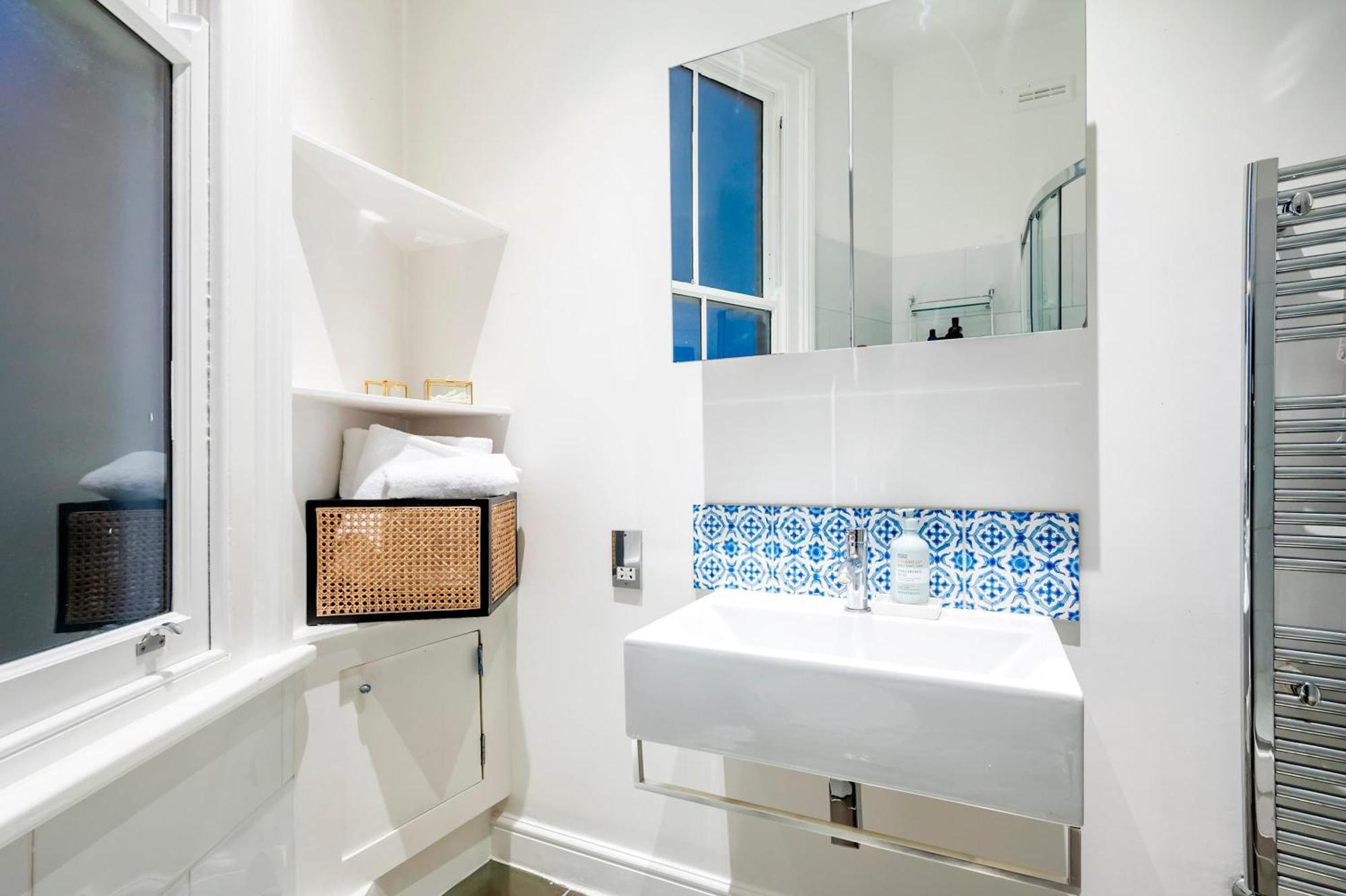 Maida Vale Mansions 2 Bed -by Out Of Office Lifestyle London