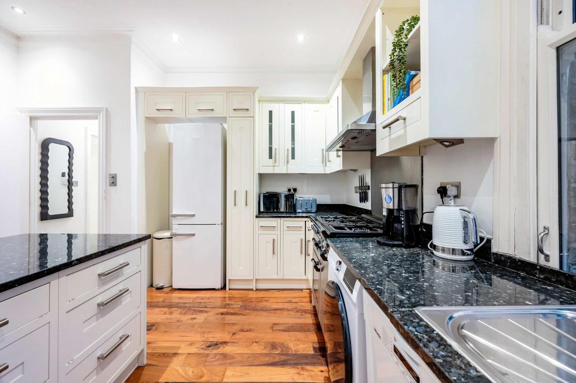 Maida Vale Mansions 2 Bed -by Out Of Office Lifestyle * London
