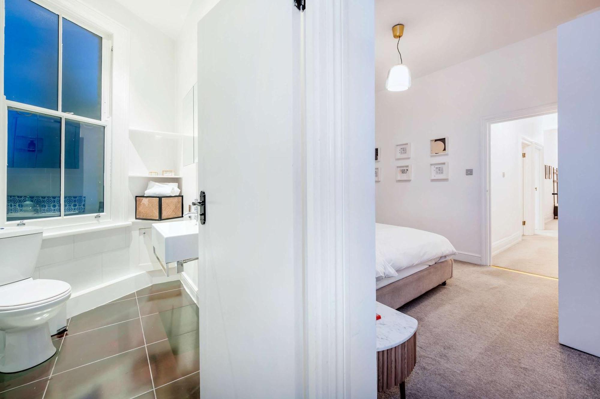 Maida Vale Mansions 2 Bed -by Out Of Office Lifestyle Apartment *