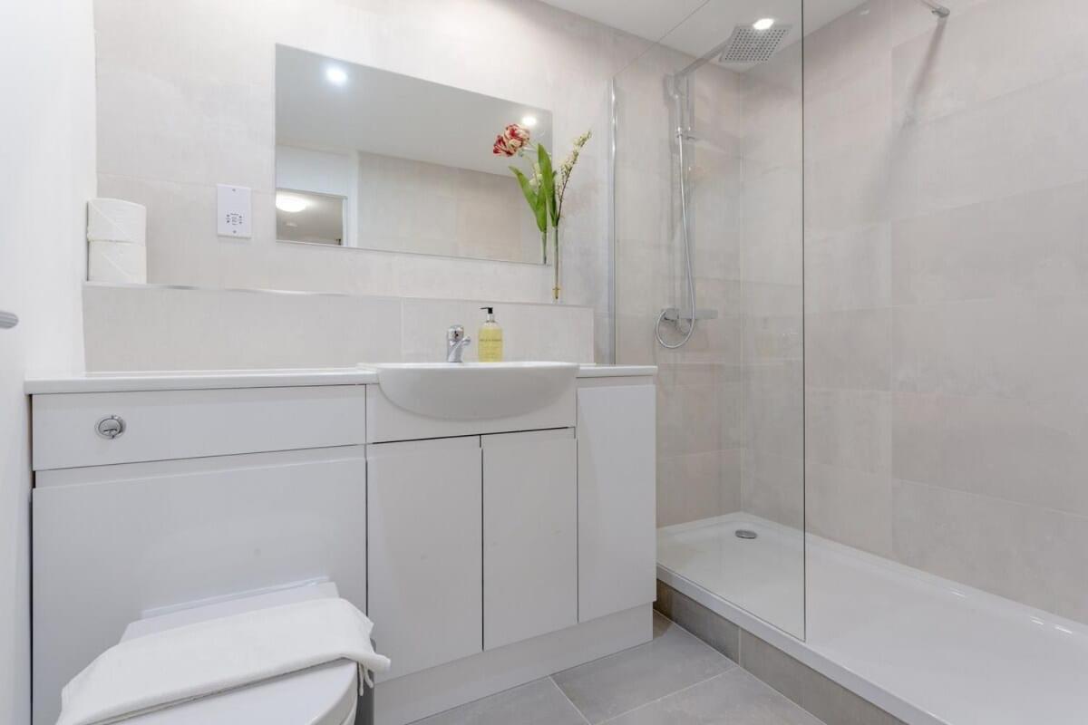 Holiday home Kensington Gardens 2 Bedroom Flat With A Balcony *