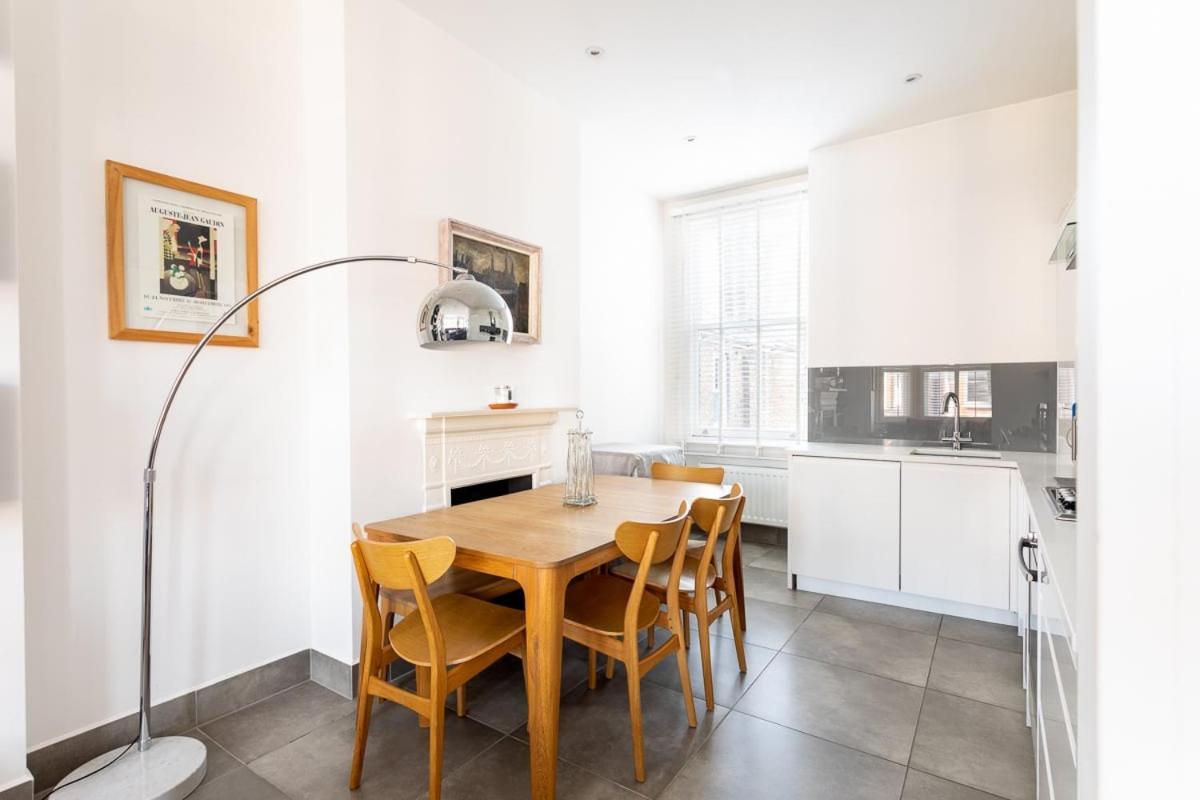 Lägenhet Spacious Near Portobello Road
