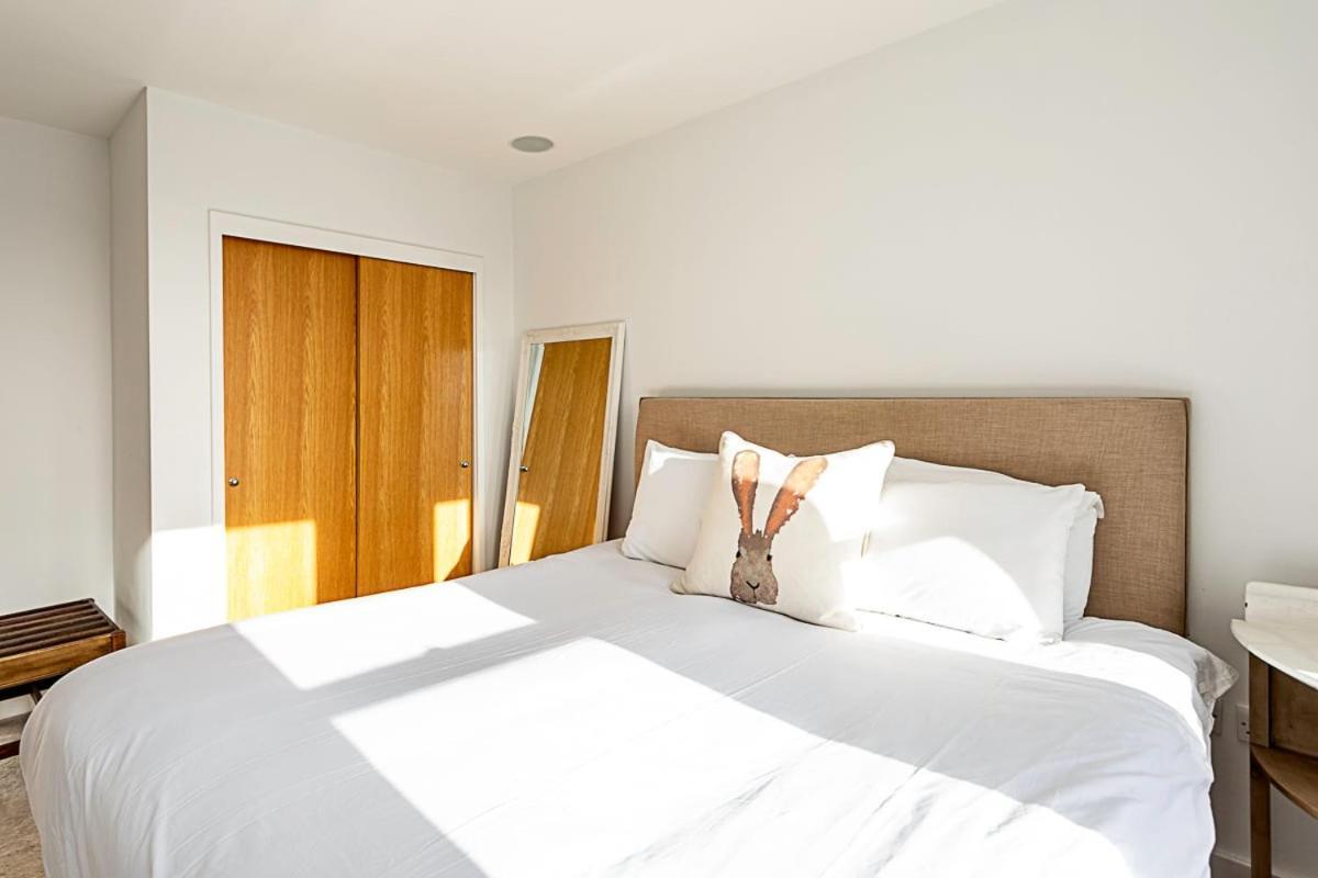 Elegant 3 Bed In Earl's Court * Londra