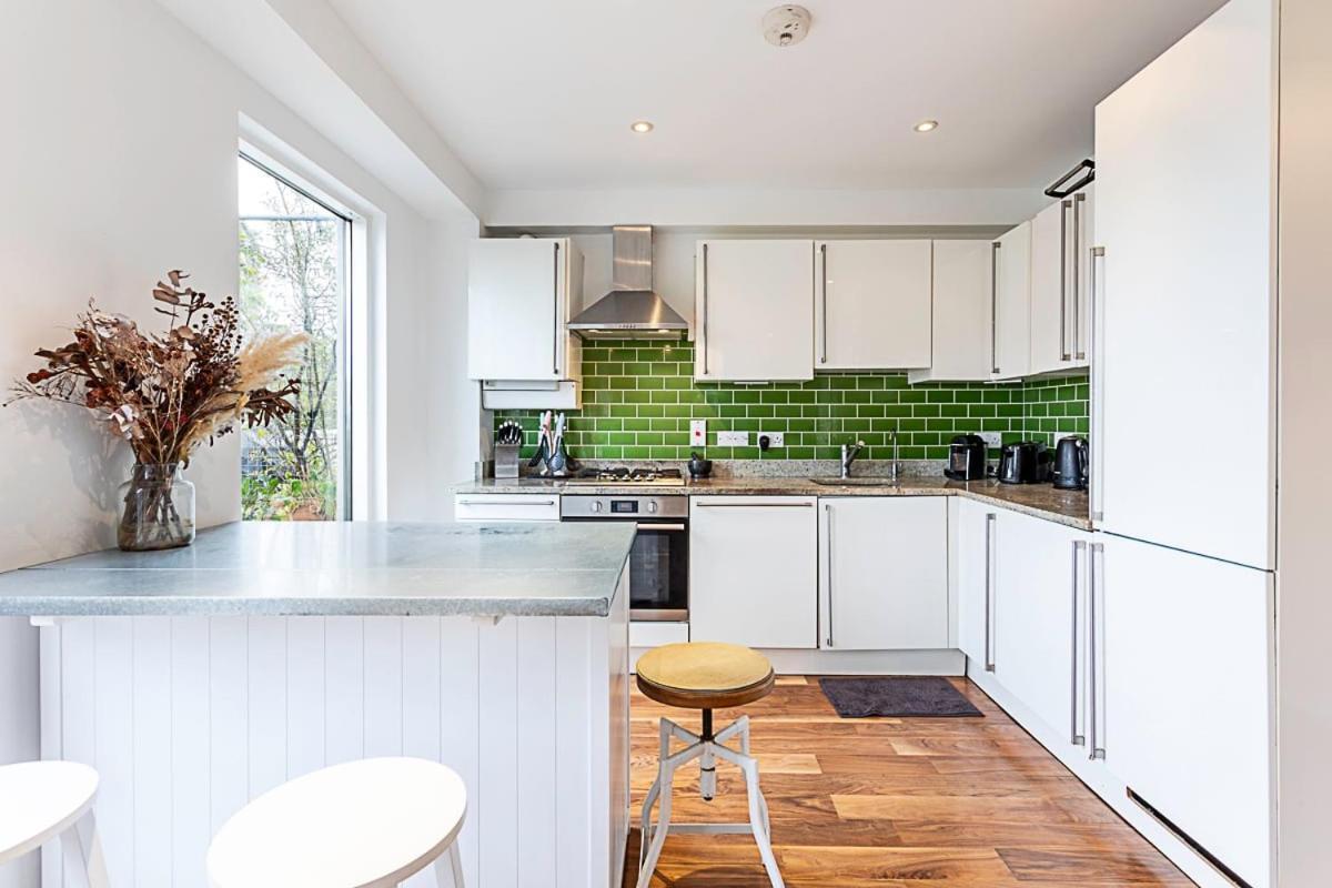 3 Bed Luxury Penthouse In Shoreditch * Londen