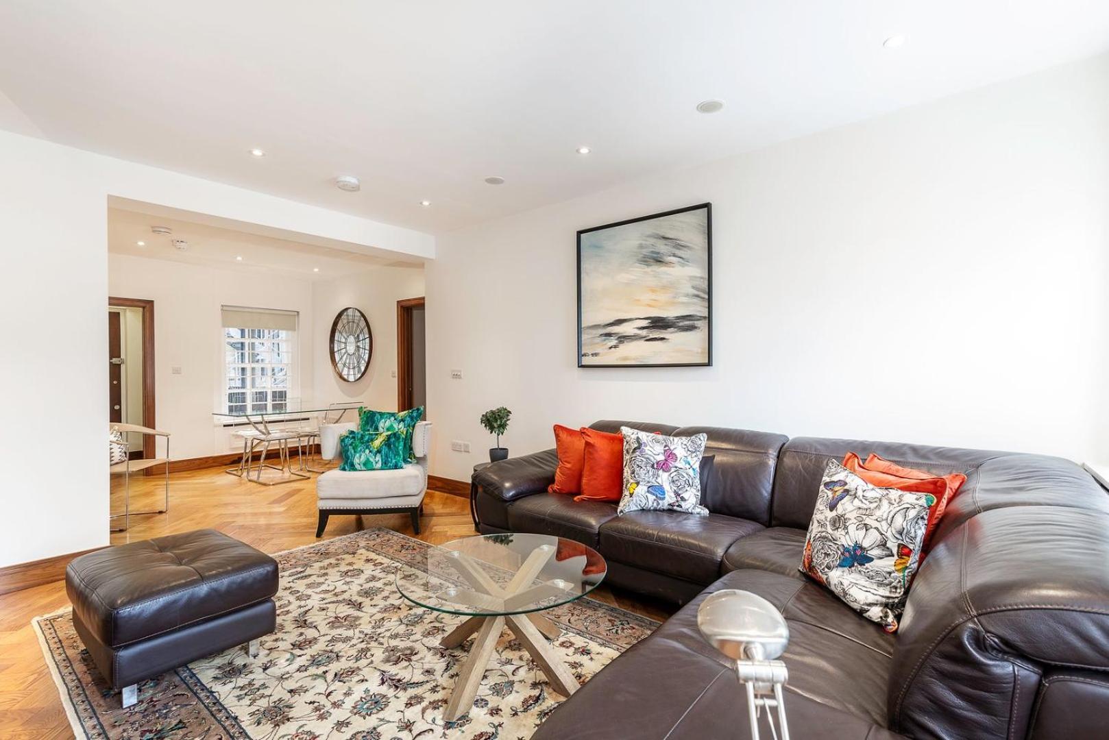 Colourful South Kensington Apartment London