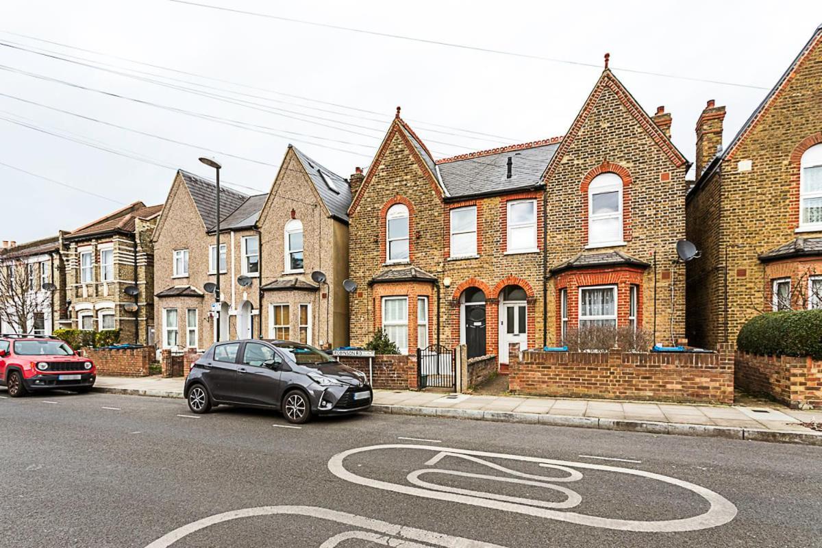 Appartement Modern And Spacious Colliers Wood