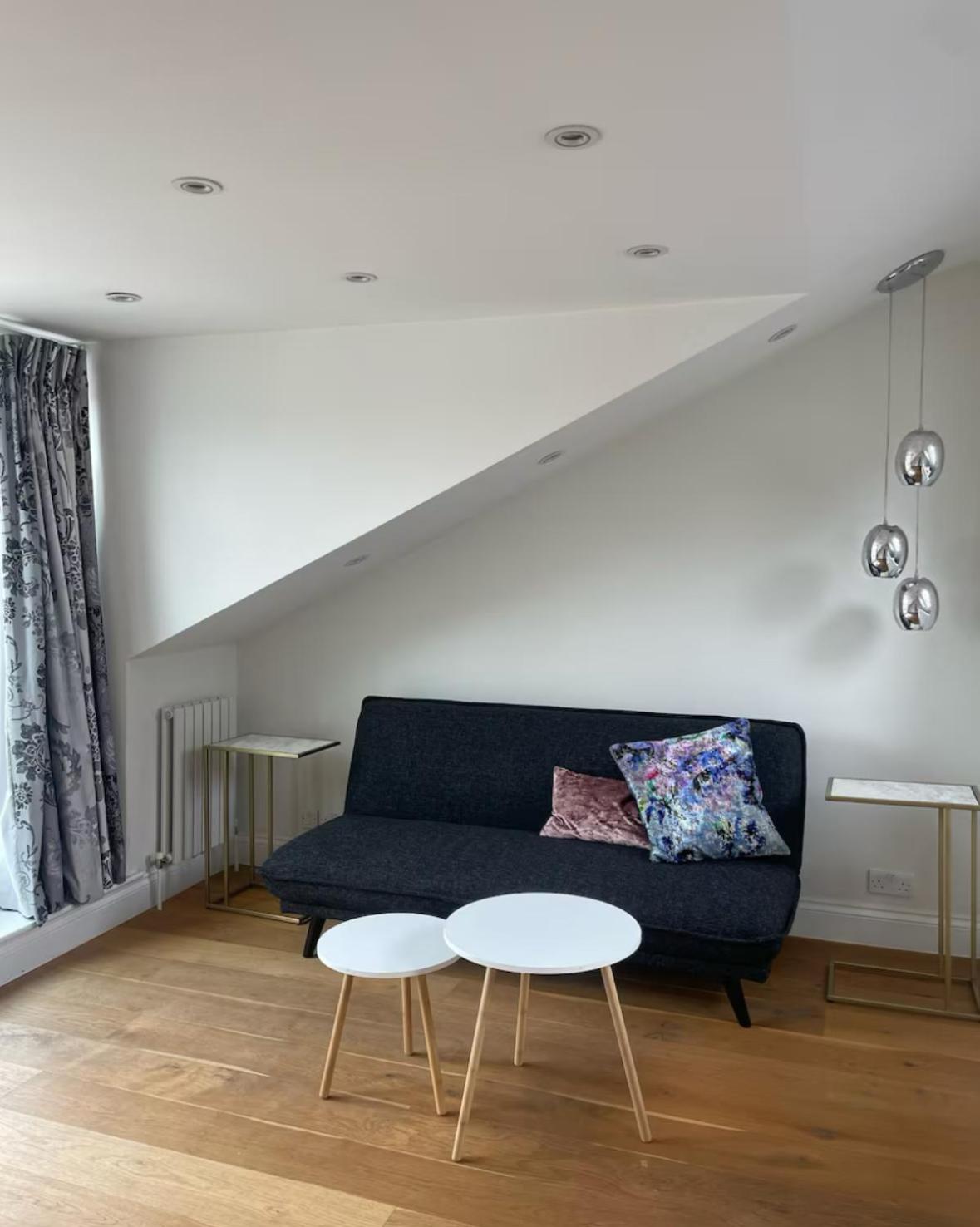 2 Bedroom Flat In Chelsea Leilighet London