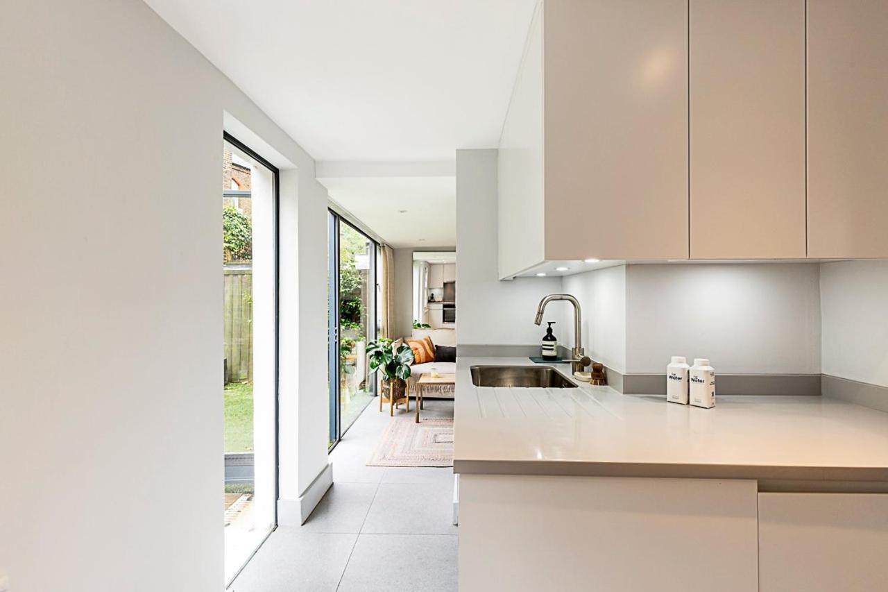 Renovated Historic & Garden In Enclave * London