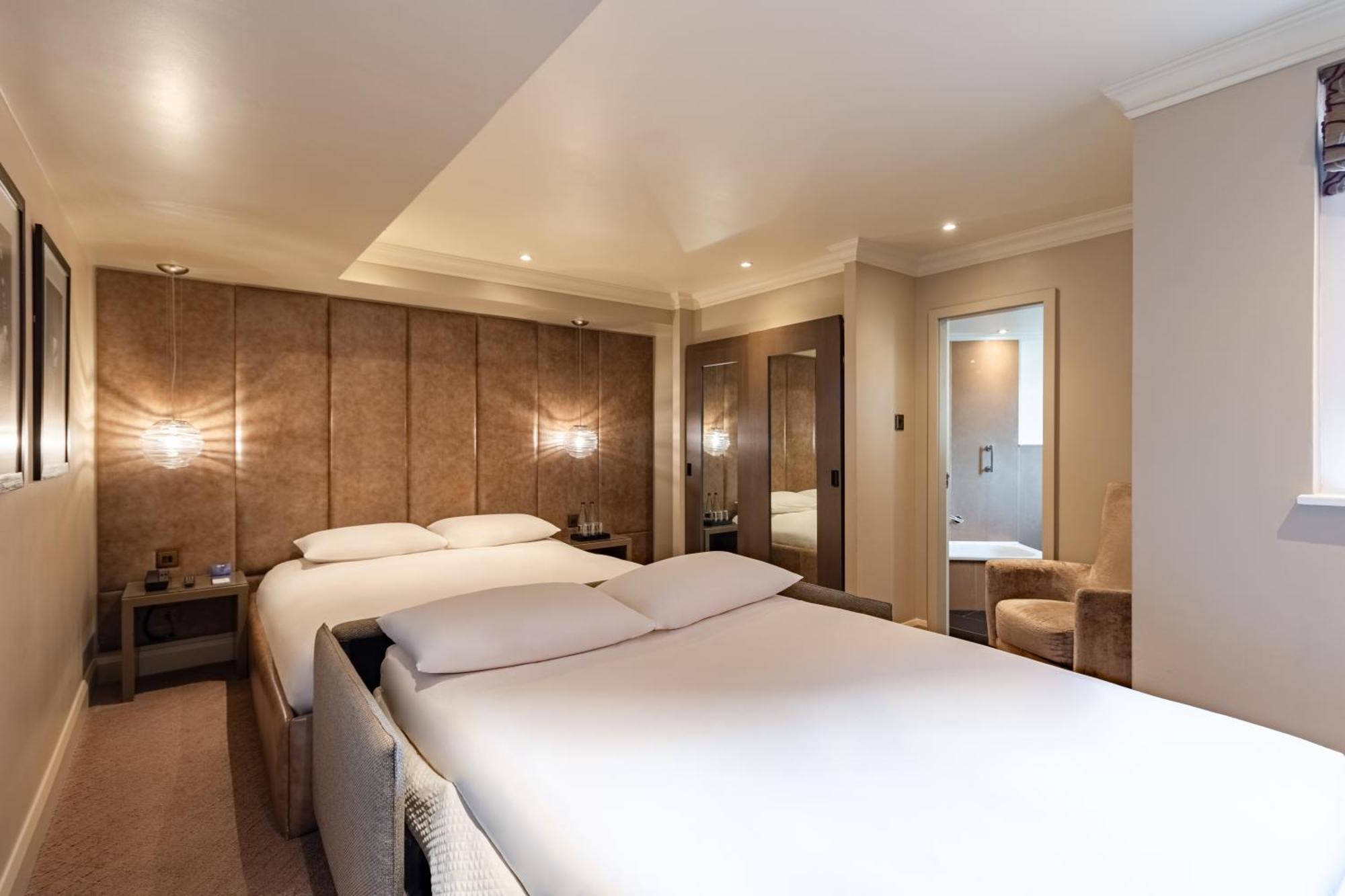 Radisson Blu Hotel, Bloomsbury Hotell 4*