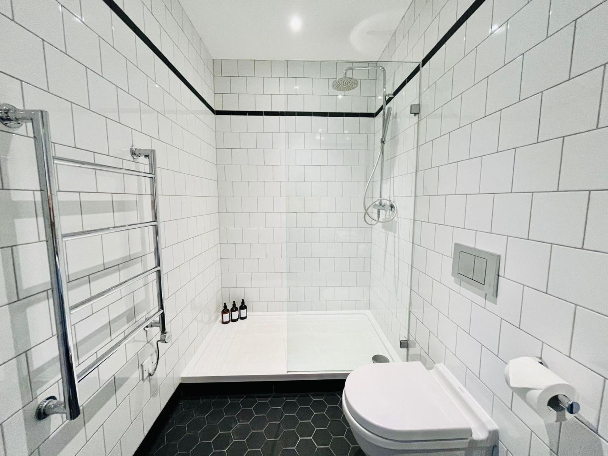 Appartamento Serene Island Haven - Spacious, Scenic & Well-located Londra