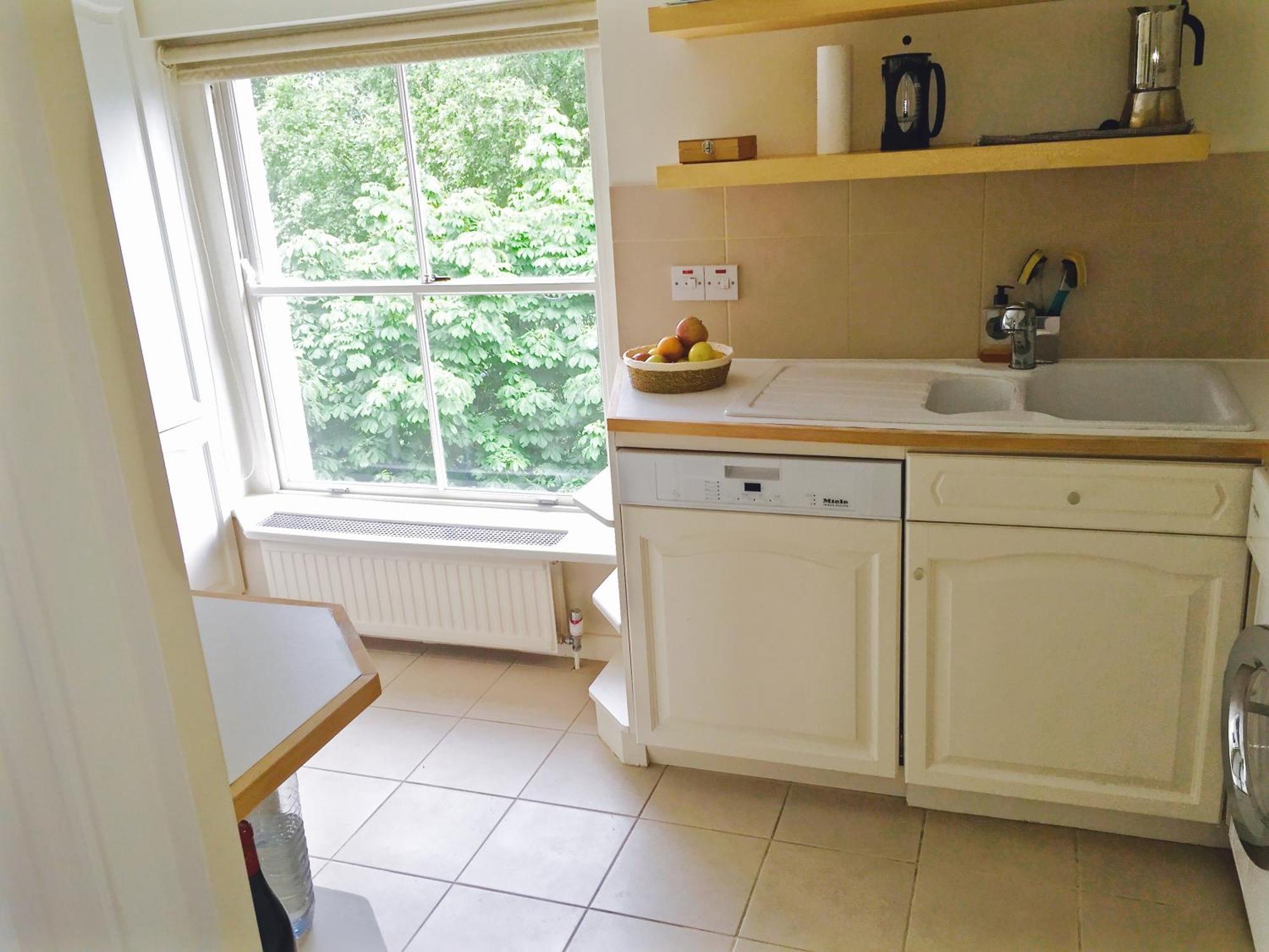 Prime Notting Hill, Luxurious 2 Beds, Roof Terrace * Londra