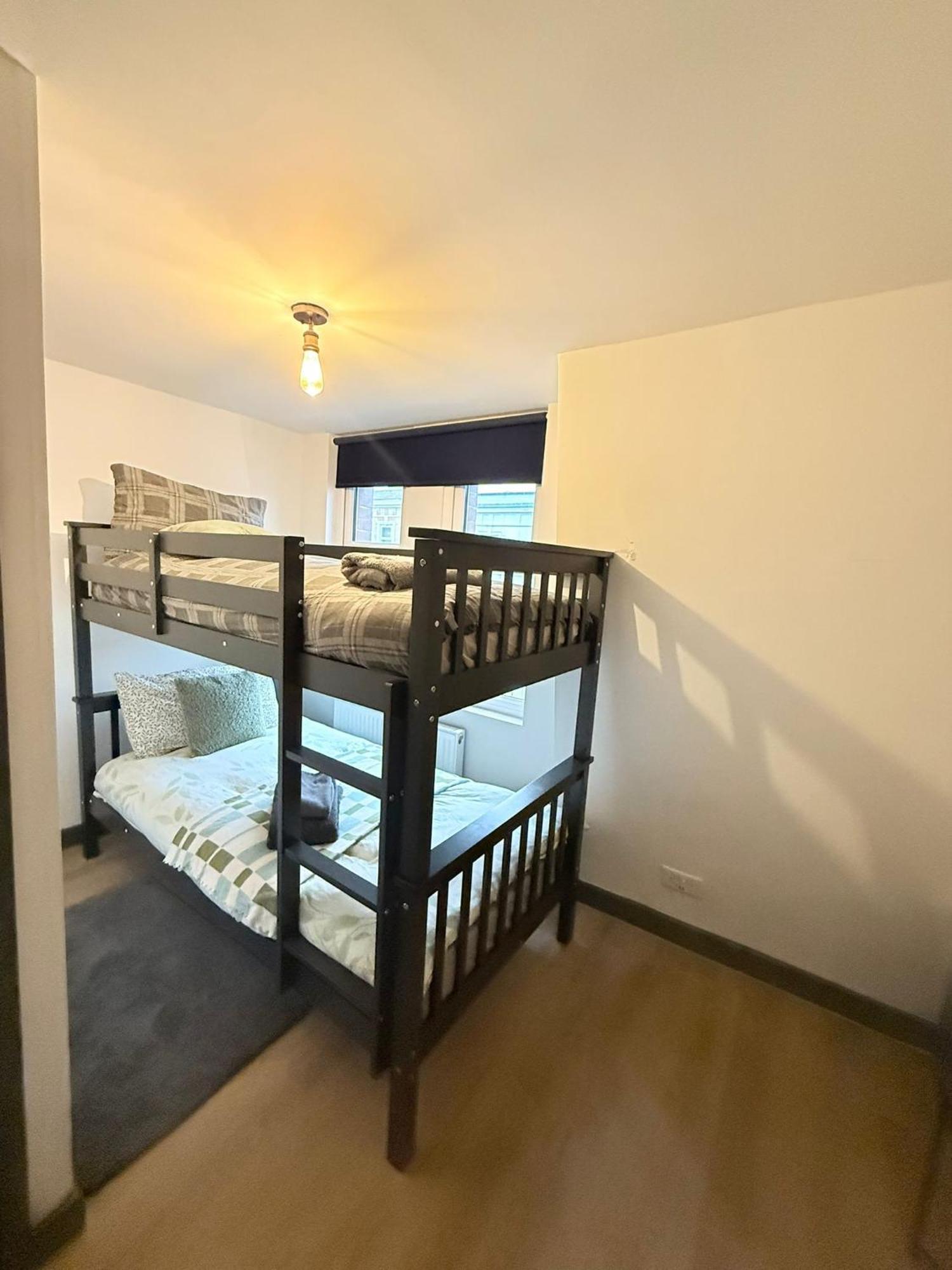 Guest house Cozy Guest Two Bedroom Flat London
