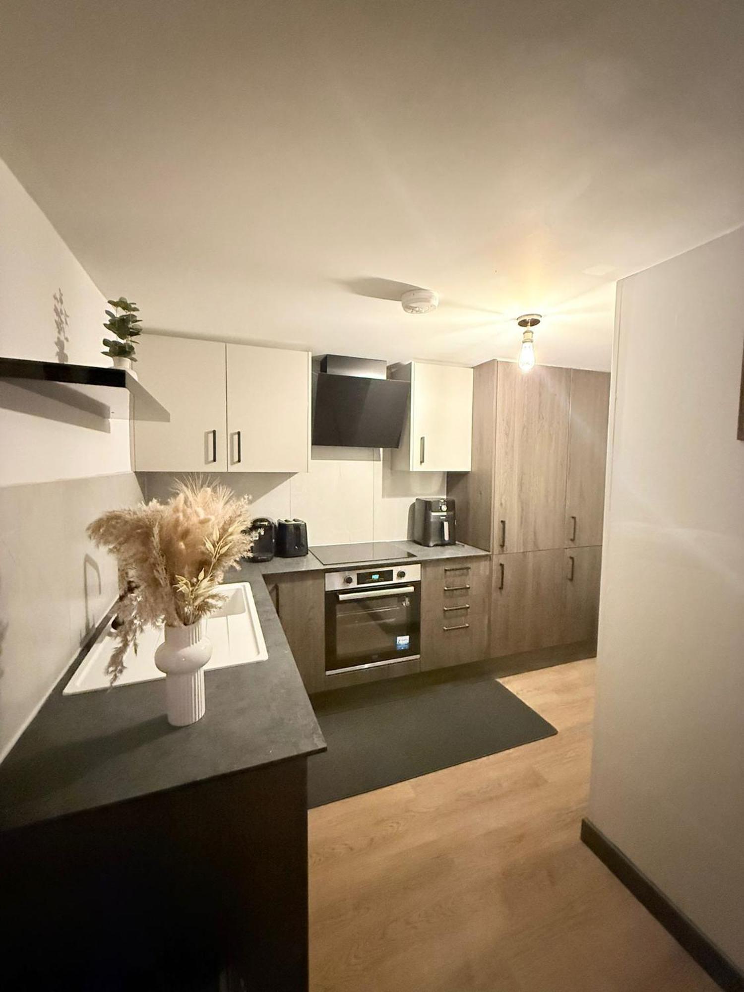 Cozy Guest Two Bedroom Flat London