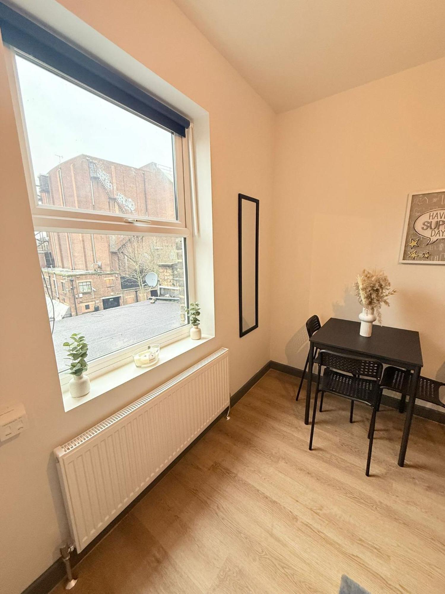Cozy Guest Two Bedroom Flat * London