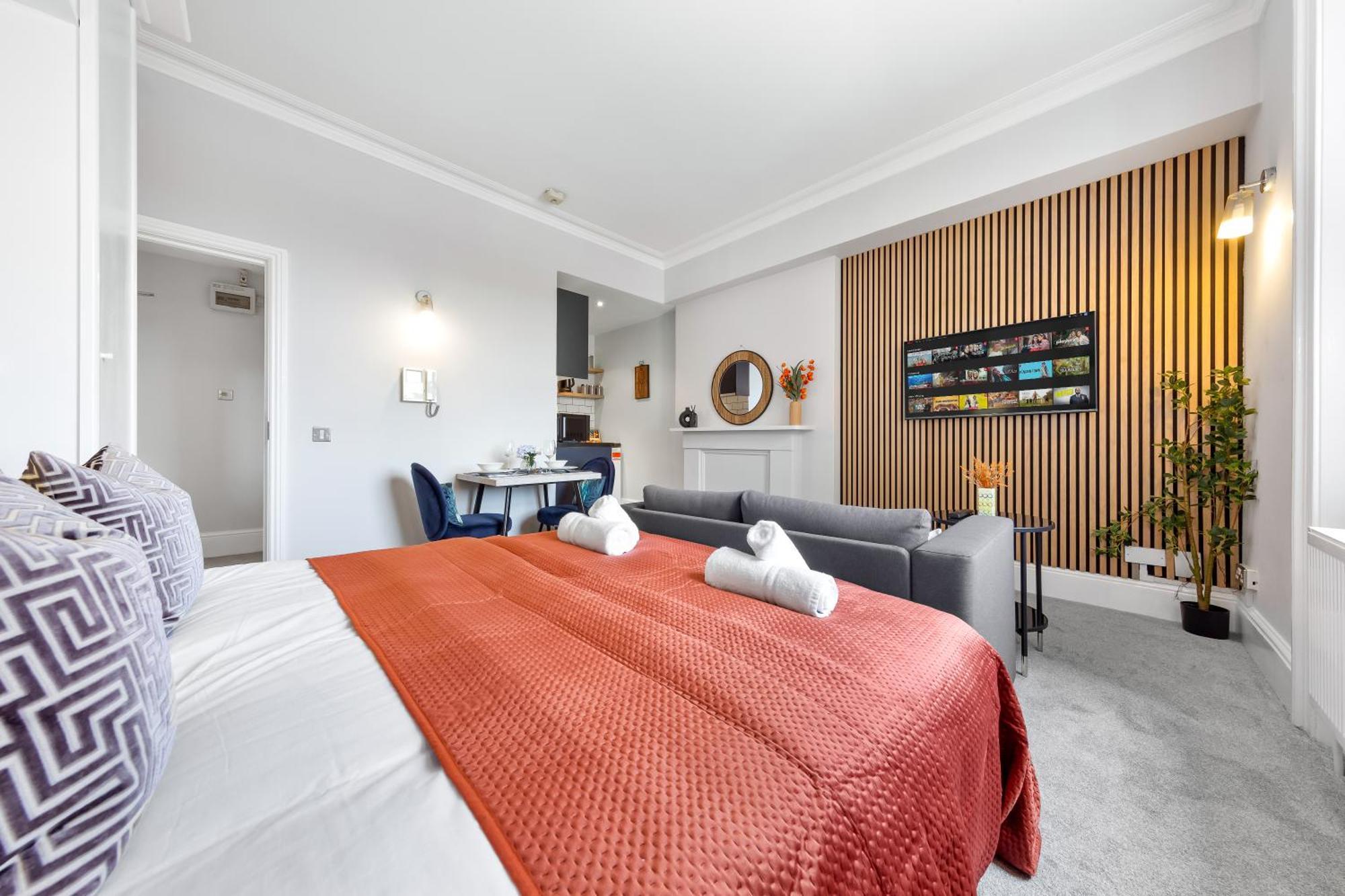 The Kensington - Unico Residences Apartment