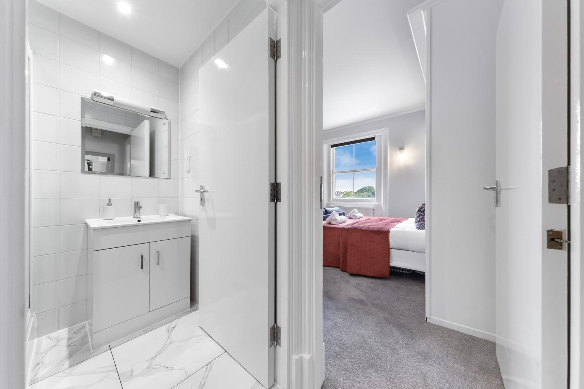 The Kensington - Unico Residences Apartment