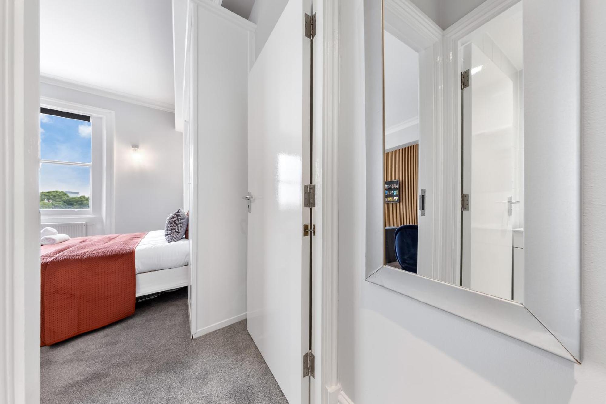 The Kensington - Unico Residences Apartment *