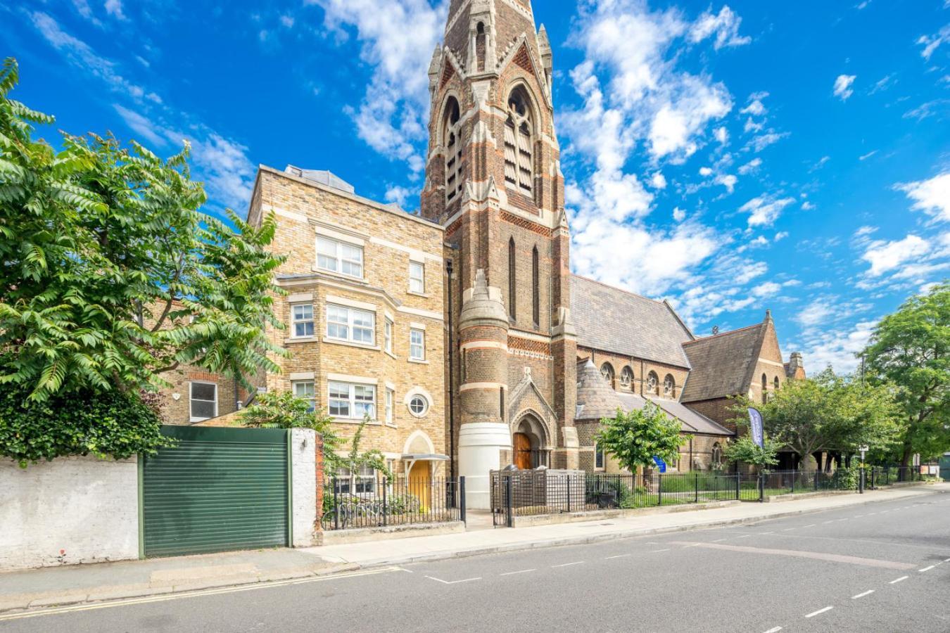Lejlighed Modern Luxury Apartment, Sleeps Five, Barons Court