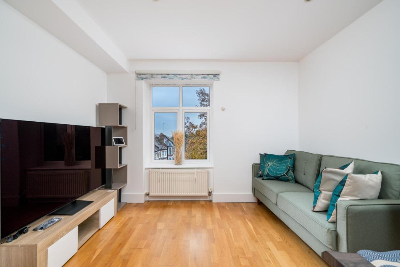 Stunning 3 Bedroom Flat, With Parking, Sleeps Six, Near Greenwich Park Appartamento Londra