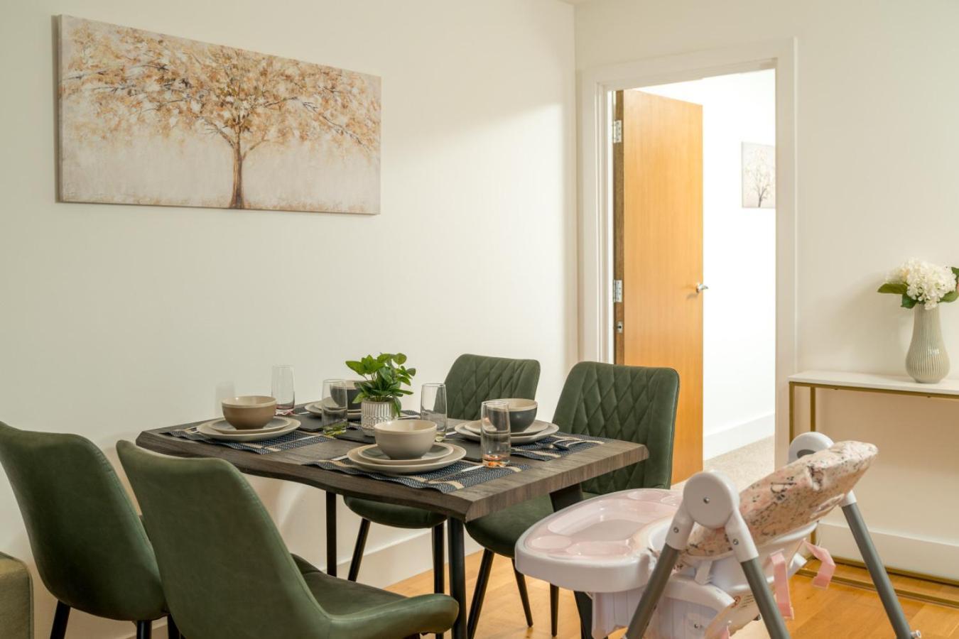 Stunning 3 Bedroom Flat, With Parking, Sleeps Six, Near Greenwich Park * Londra