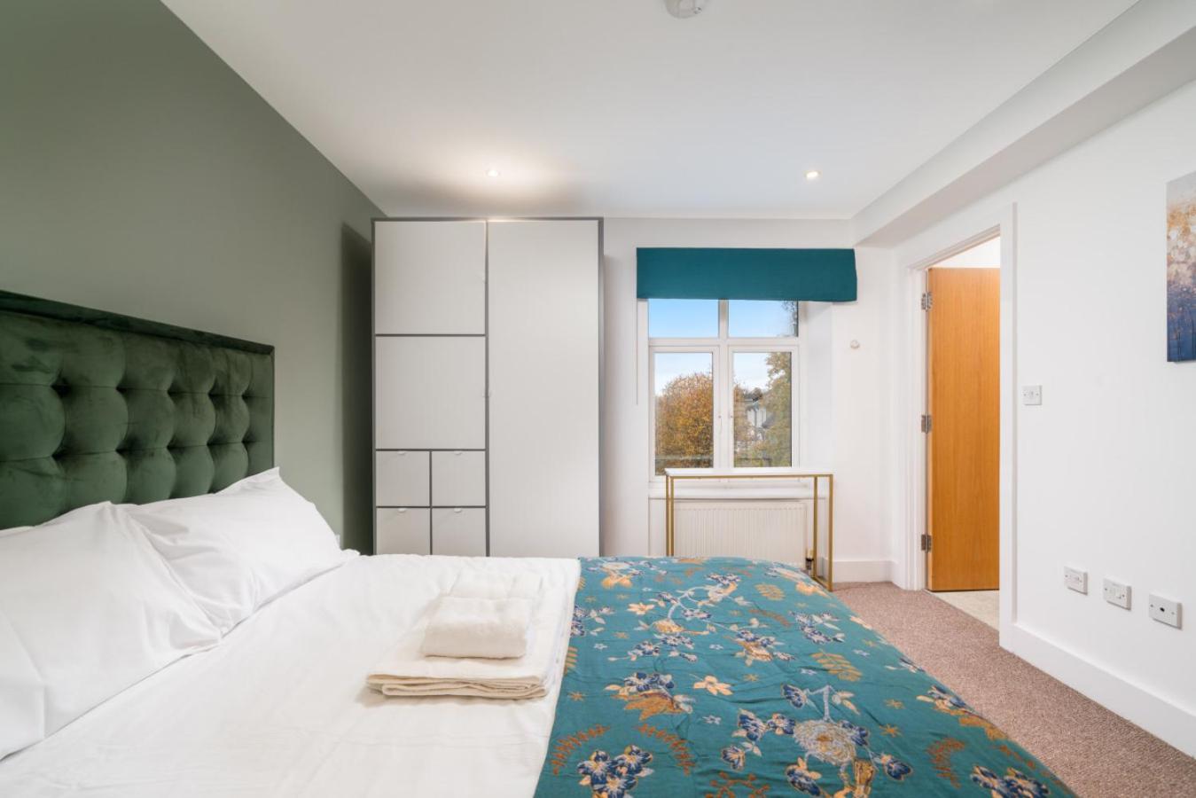 Stunning 3 Bedroom Flat, With Parking, Sleeps Six, Near Greenwich Park Appartamento *