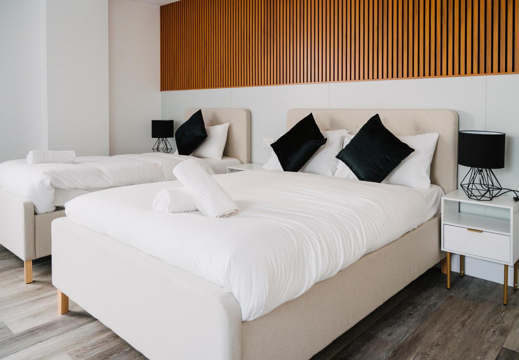 Hotel Wns Skylines Village *