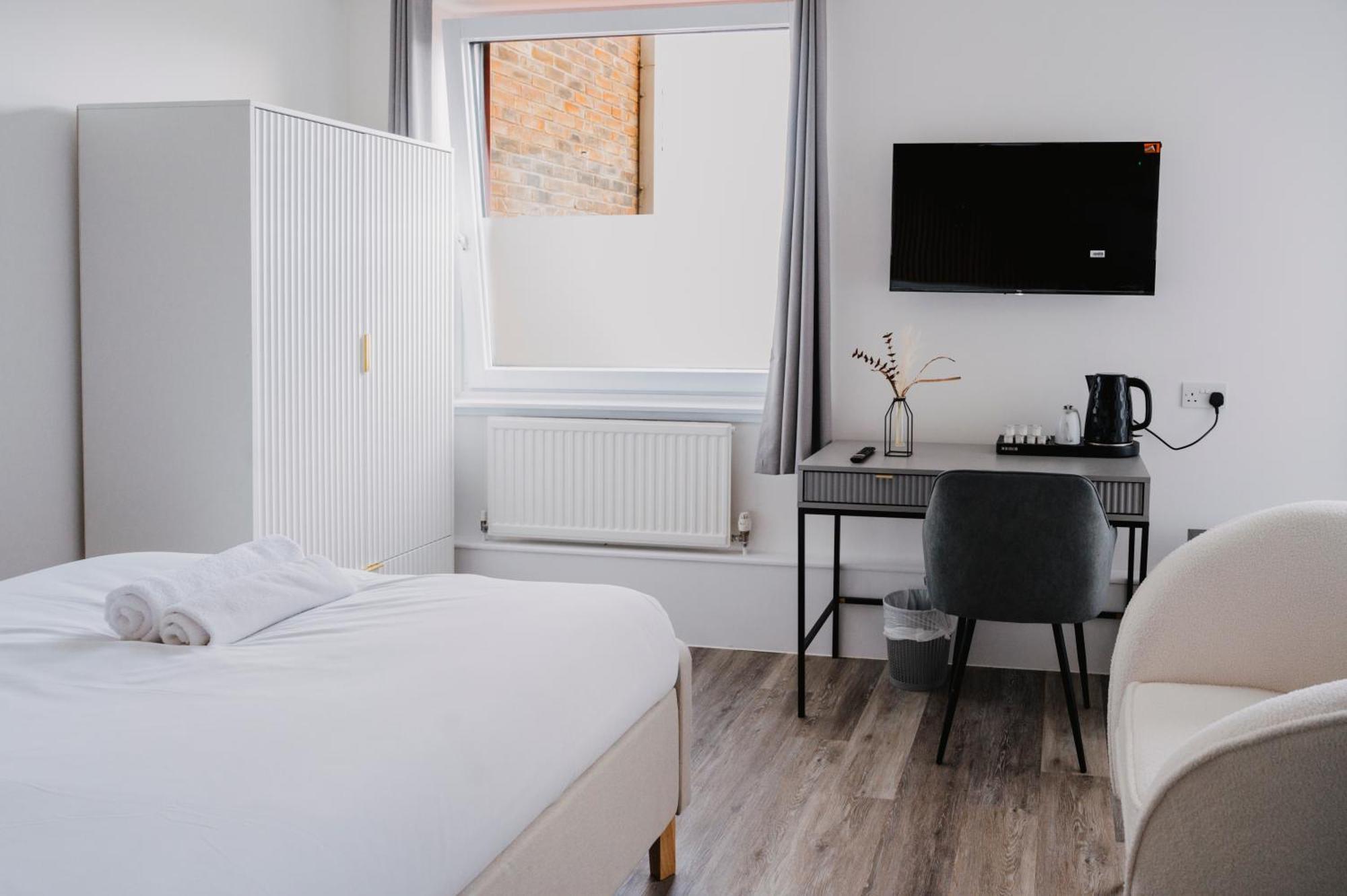 Wns Skylines Village * London