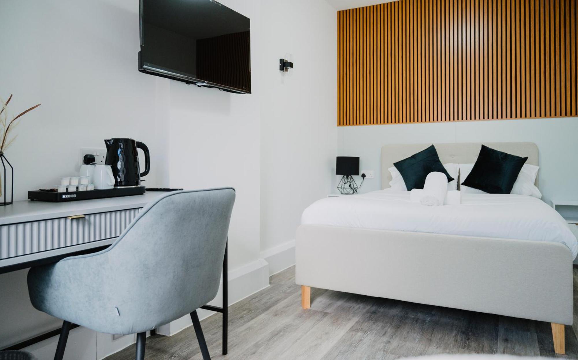 Wns Skylines Village Hotel London