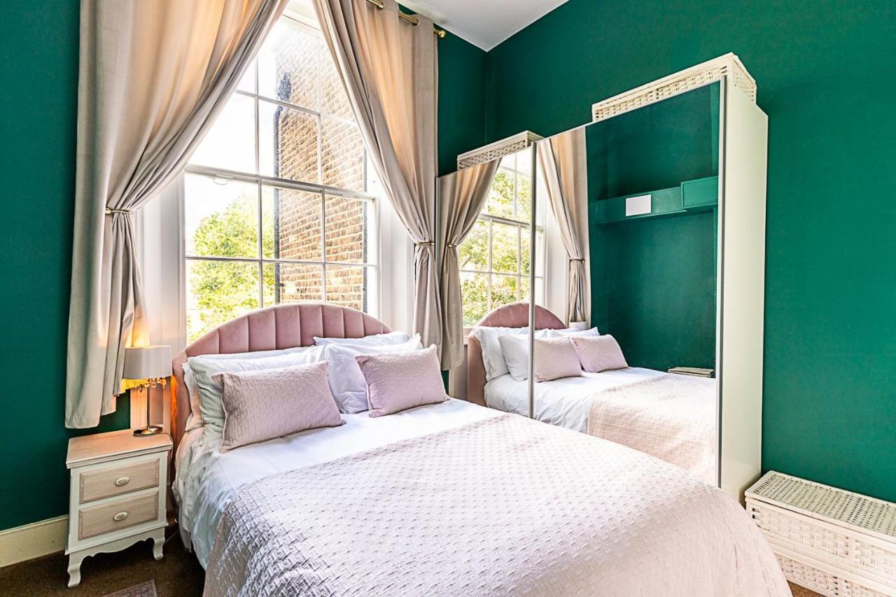 Appartement Chic 1 Bedroom Parkview Flat At Arundel Square Londen