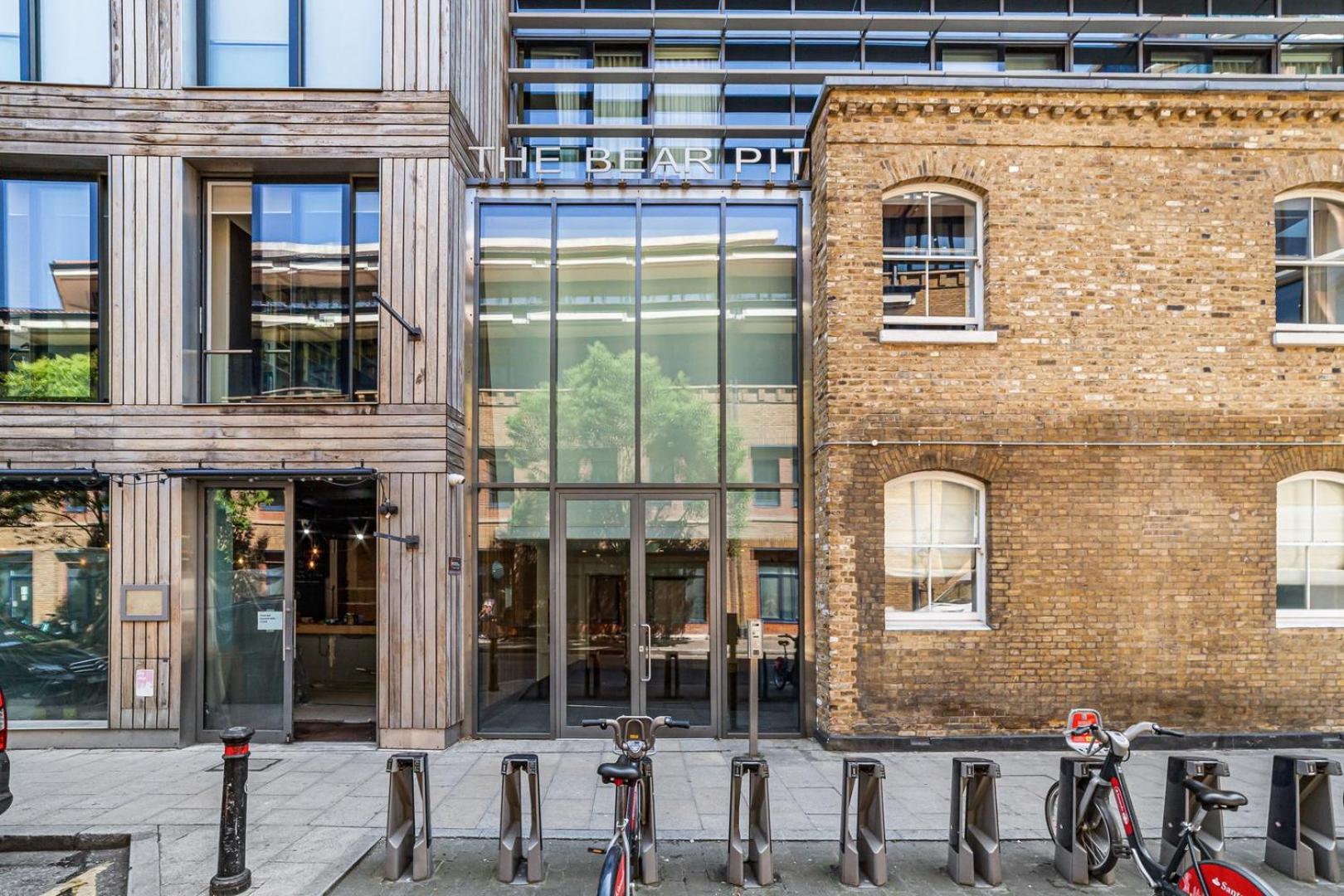 Luxury Penthouse Overlooking The Thames Apartment London