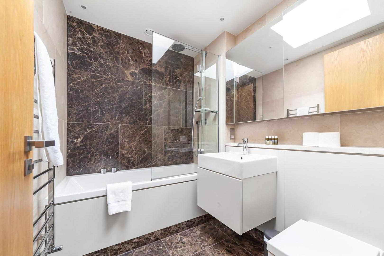 Luxury Penthouse Overlooking The Thames London
