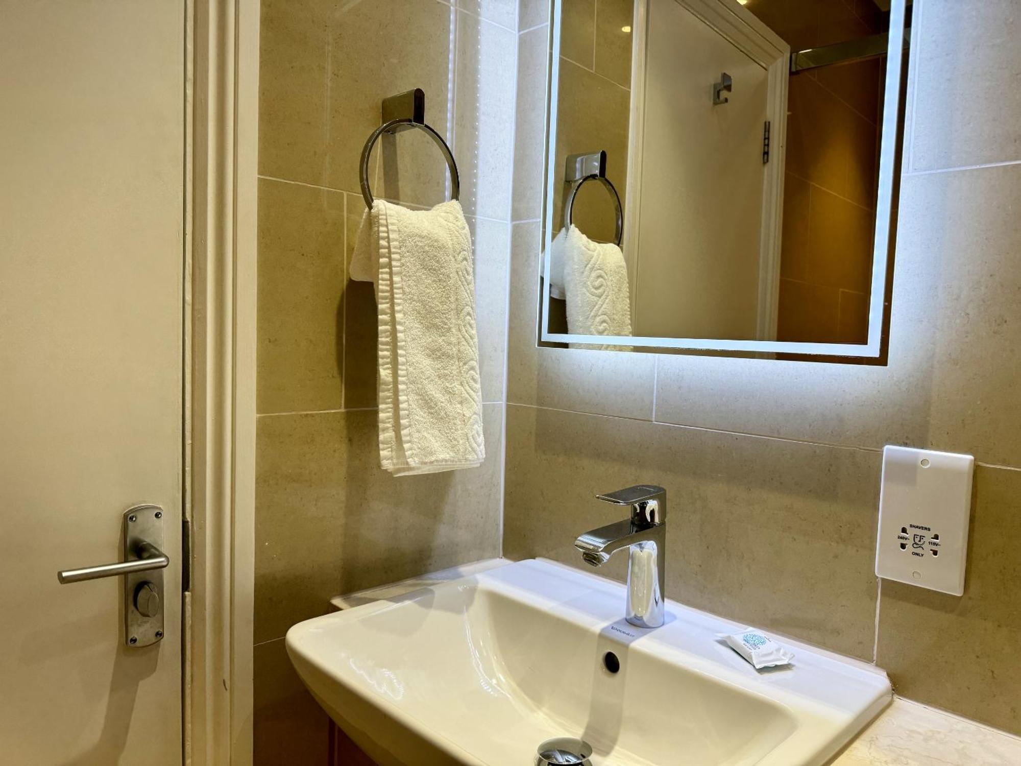 The Windermere Hotel, Hotell 4*