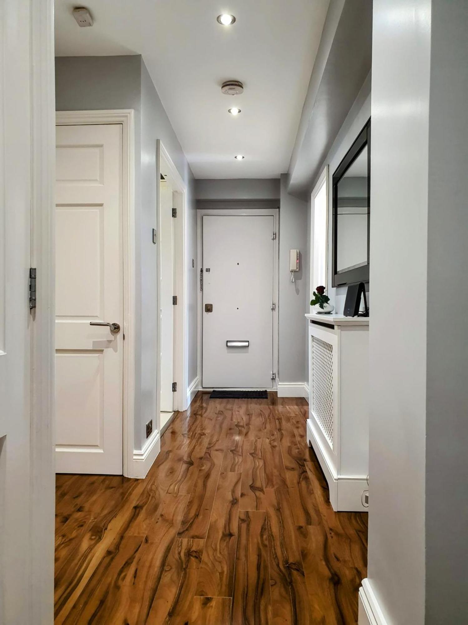 2 Bed Close To * Londen