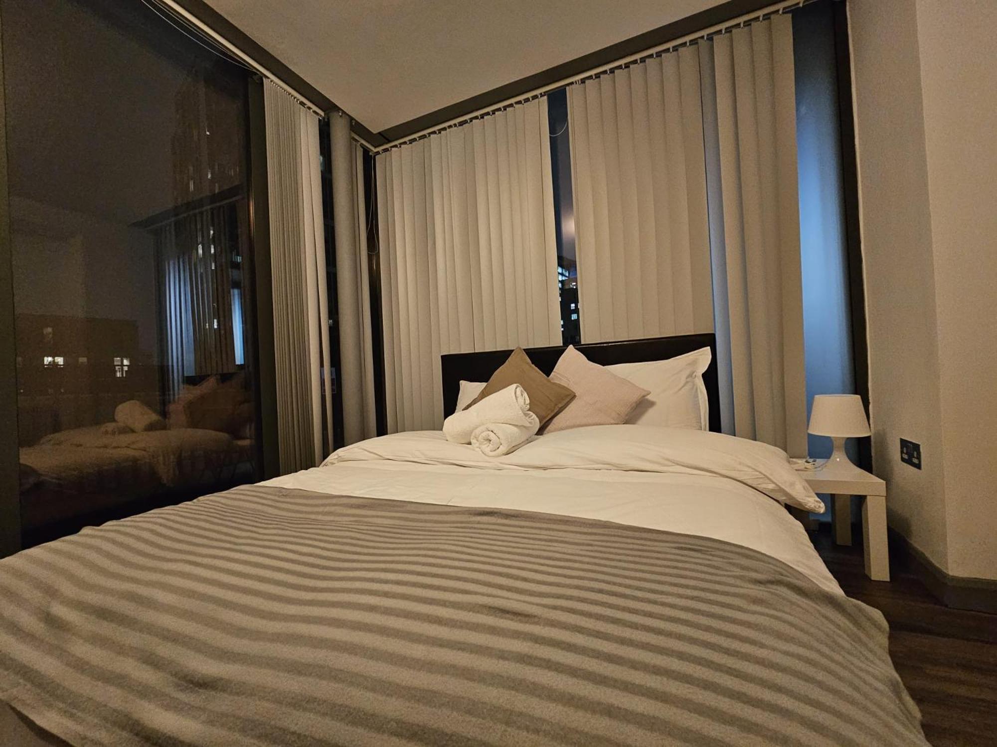 E1 Luxury Penthouse * London