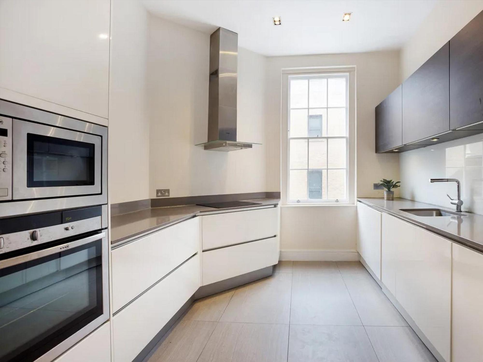 High Standard Property Baker Street *