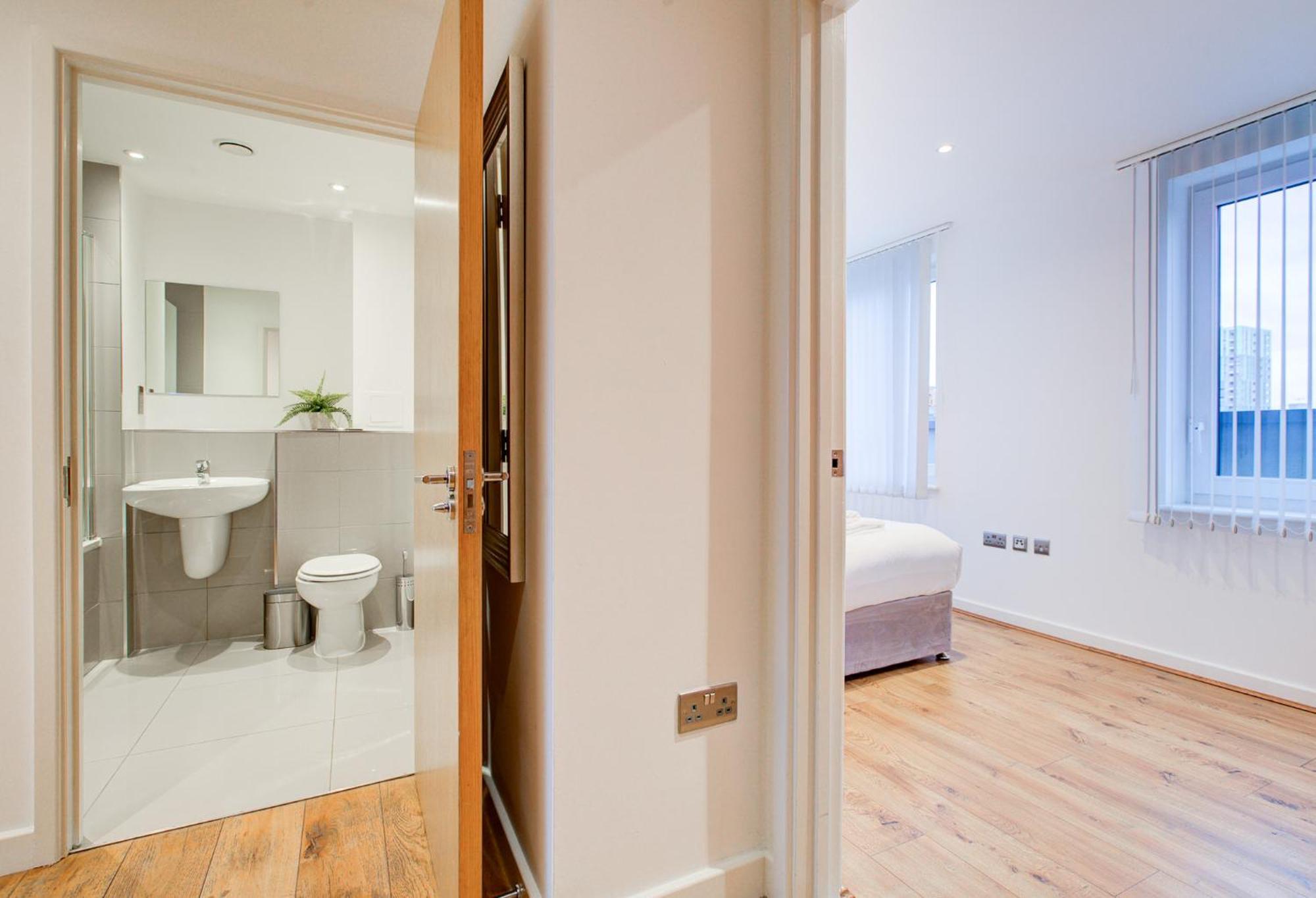 Hybrid Resi - London, Greenwich Near O2 Arena *