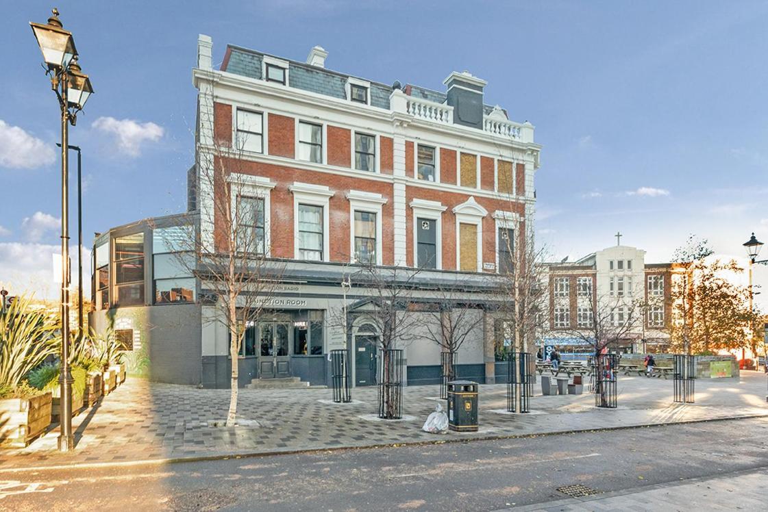 Economical Archway Nest Londres