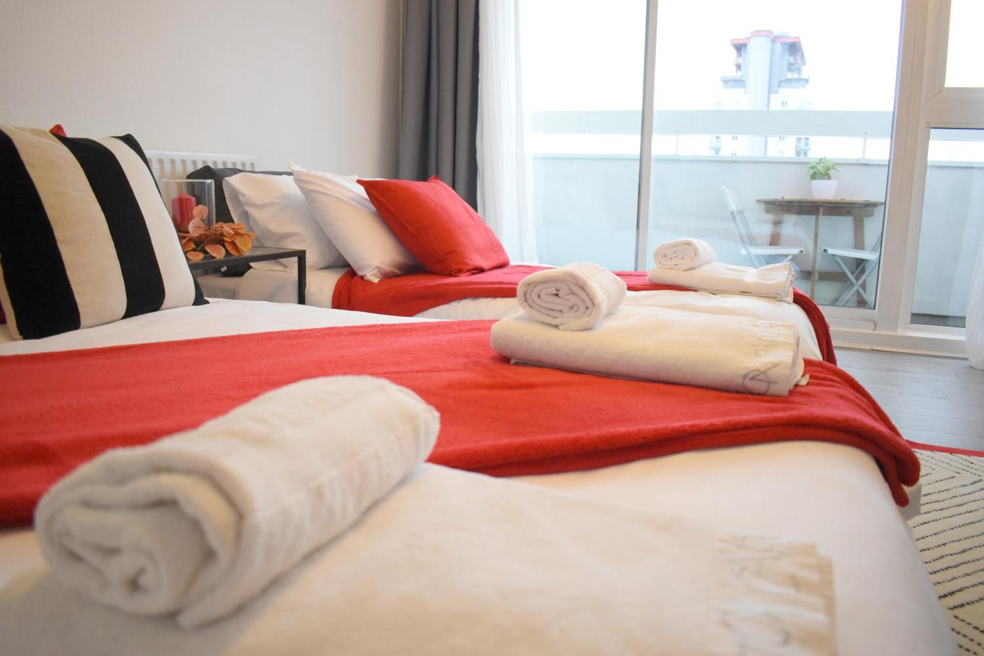 Lejlighed Skyline Apartment, London, Canary Wharf, River Side View And Street Parking Permit London