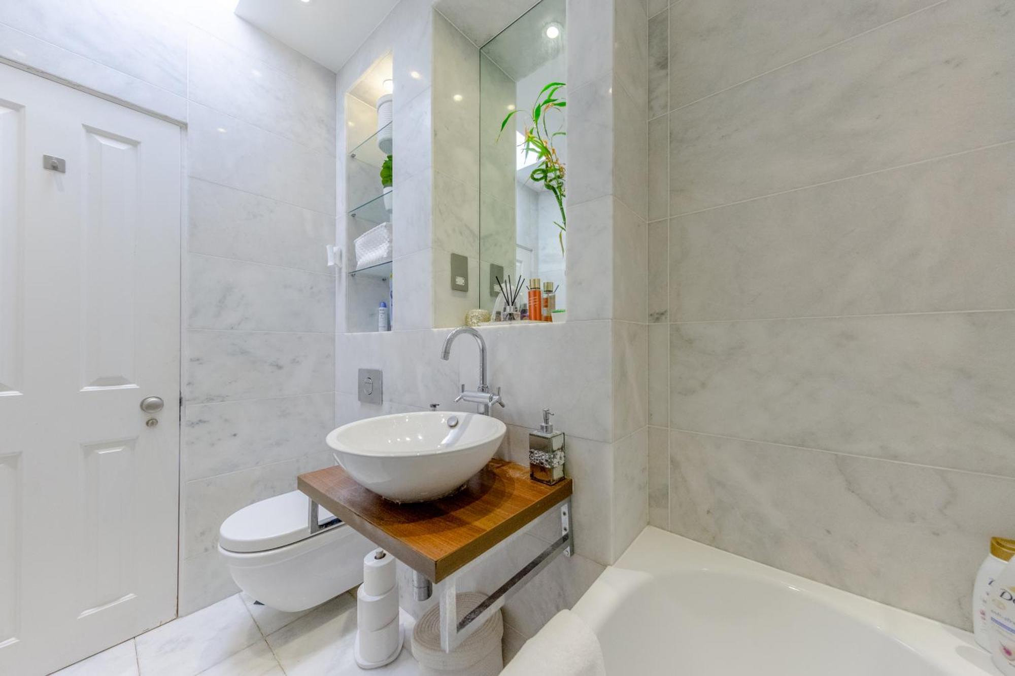 Airy & Modern 1bd Flat In Maida Vale London