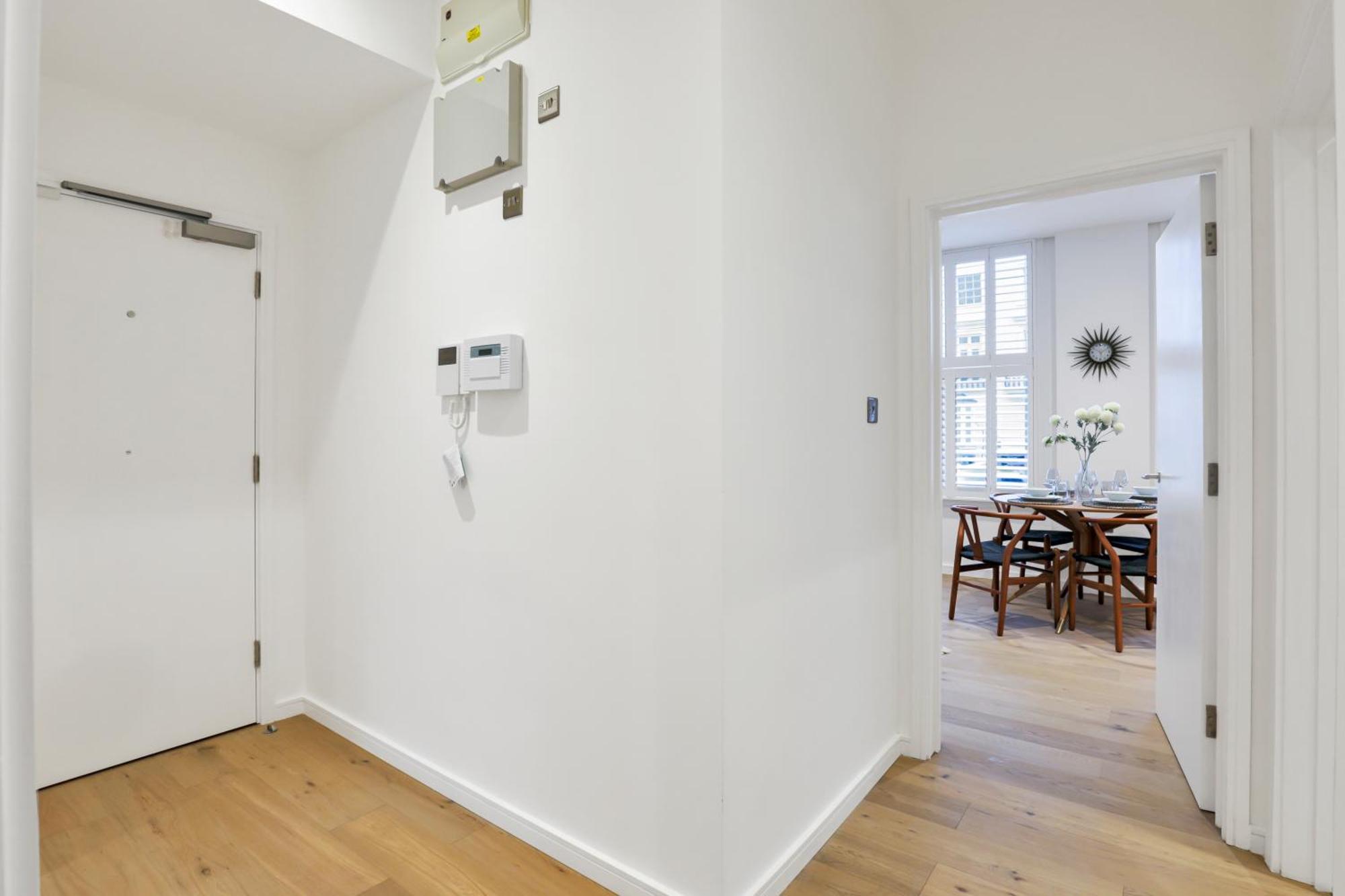 Kensington - 2 Bedrooms 2 Baths Londra