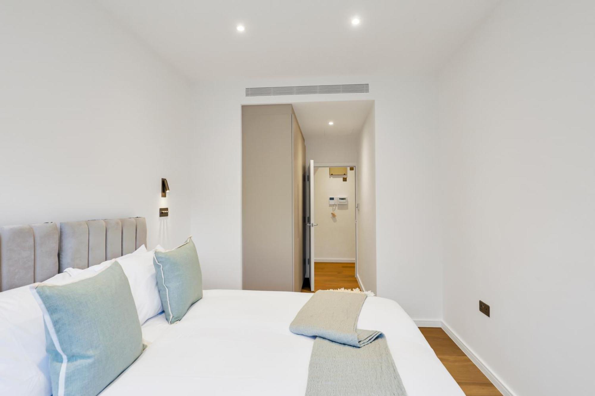 Kensington - 2 Bedrooms 2 Baths Londra