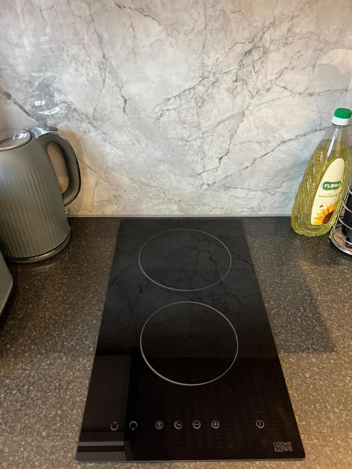 Lägenhet Charming In West Ealing, 12 Mins To By Train, Free Parking, 8-min Walk To Station London