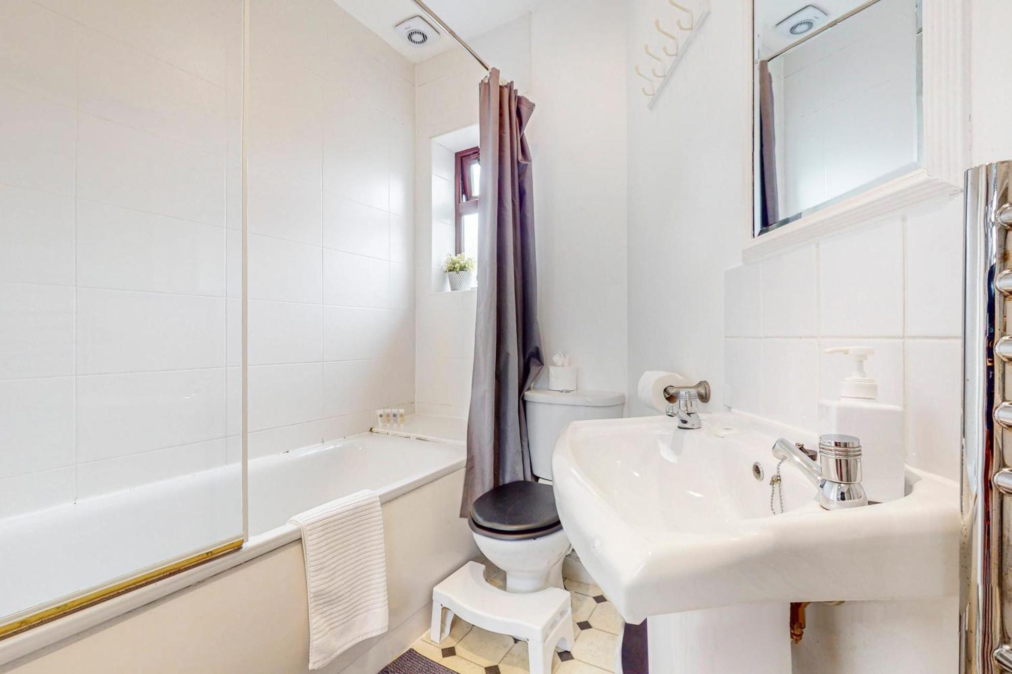 1 Bed House - 12 Min Walk To Emirates Stadium * London