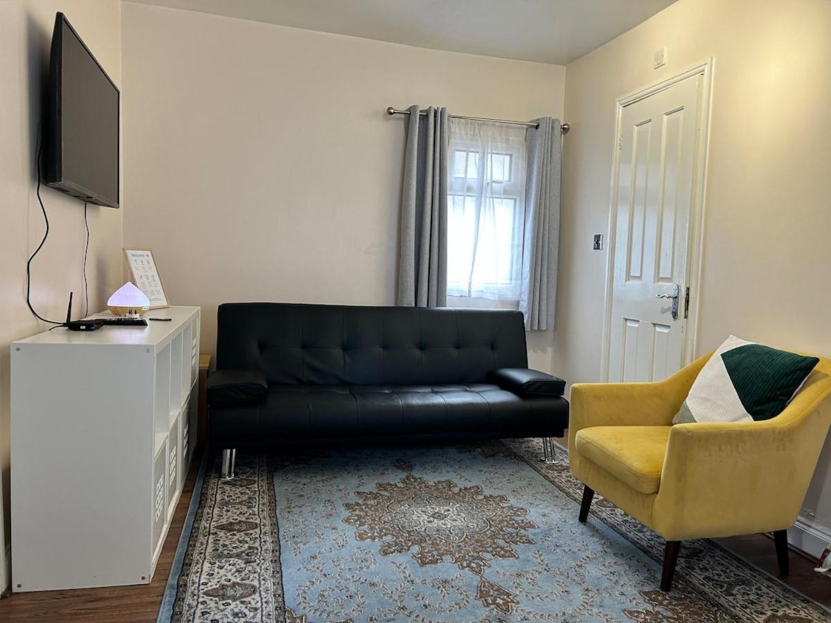 Apartment New 1 Bed Flat In London