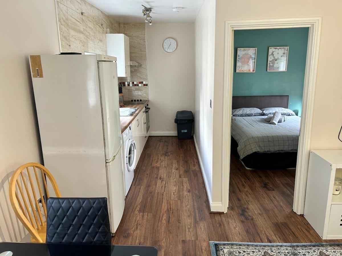 New 1 Bed Flat In Apartment London