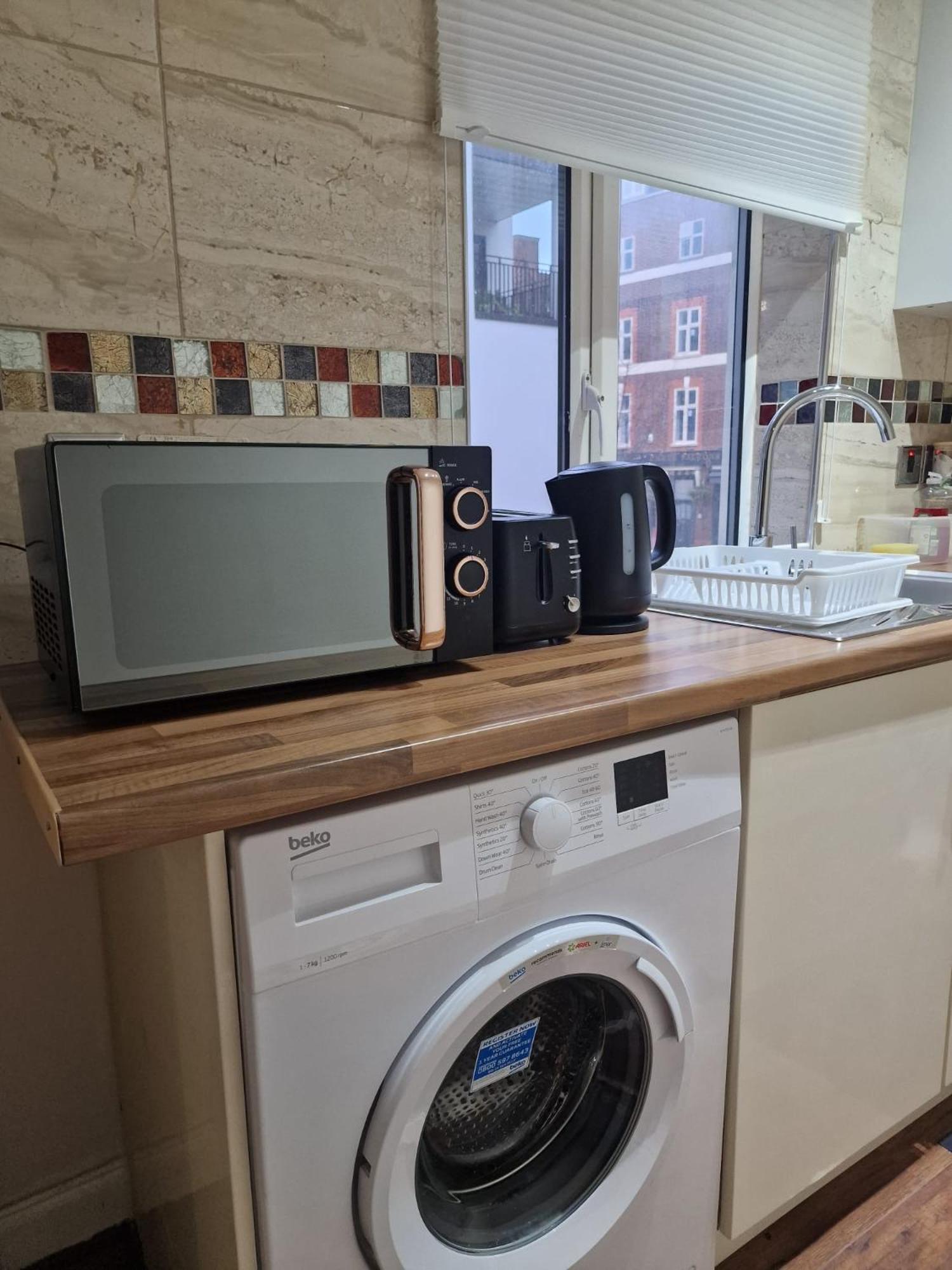 New 1 Bed Flat In Apartment London
