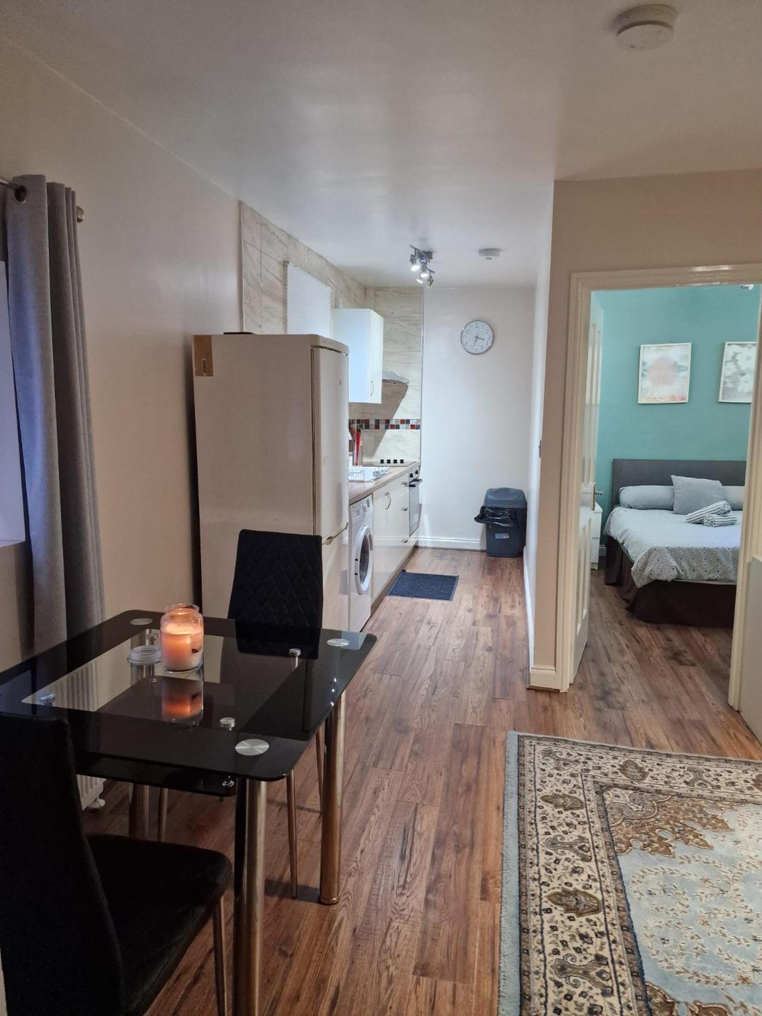 Apartment New 1 Bed Flat In