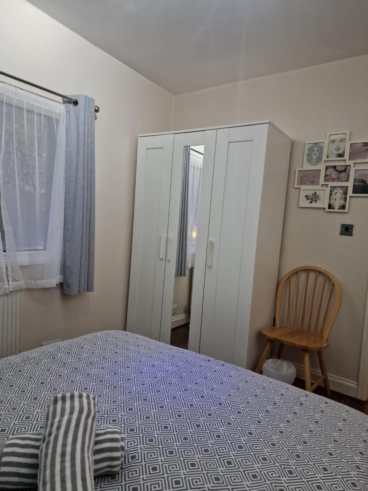 Apartment New 1 Bed Flat In *